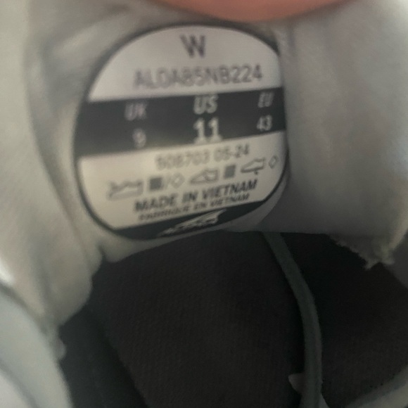 WOMEN'S VIA OLYMPUS 2 - Grey/Salmon Size 11 - Picture 8 of 8